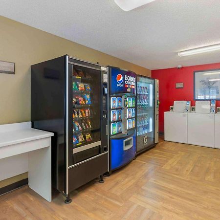 Extended Stay America Select Suites - Greensboro - Wendover Ave - Big Tree Way Exterior foto