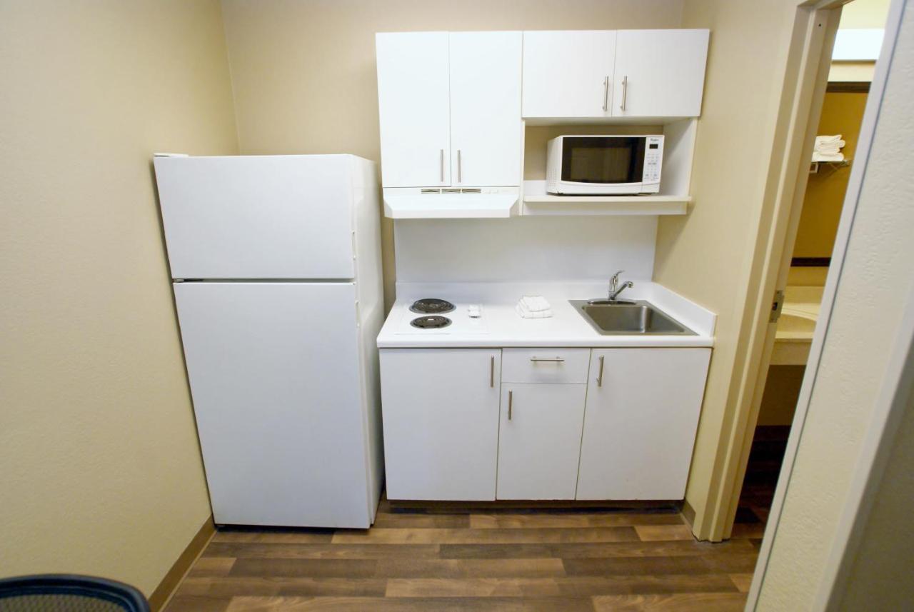 Extended Stay America Select Suites - Greensboro - Wendover Ave - Big Tree Way Exterior foto
