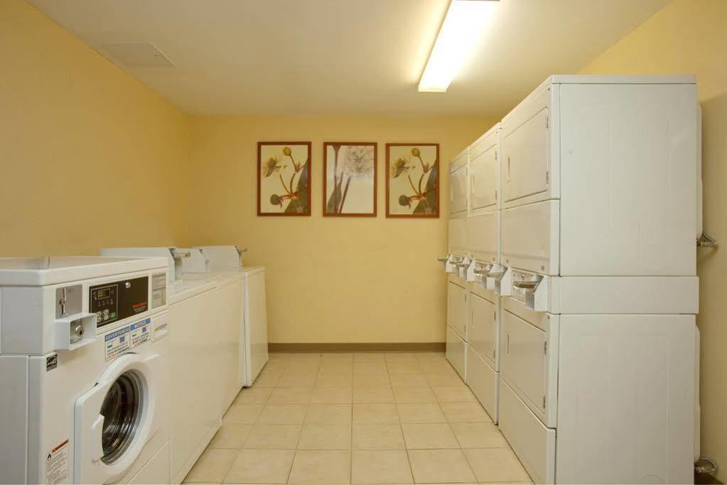 Extended Stay America Select Suites - Greensboro - Wendover Ave - Big Tree Way Exterior foto
