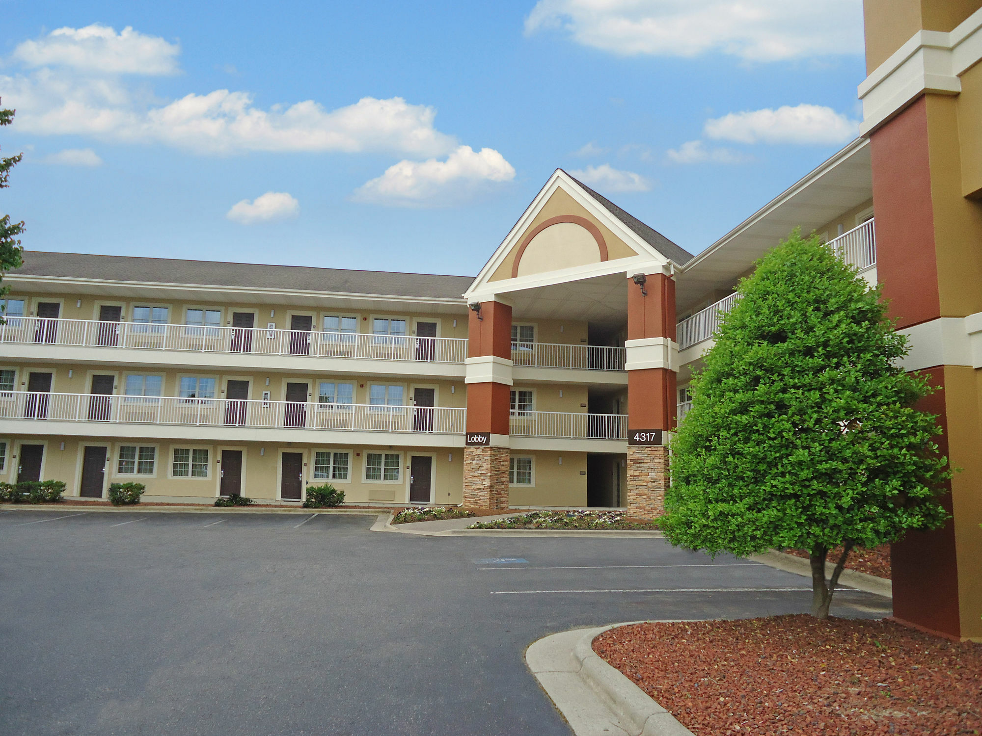 Extended Stay America Select Suites - Greensboro - Wendover Ave - Big Tree Way Exterior foto